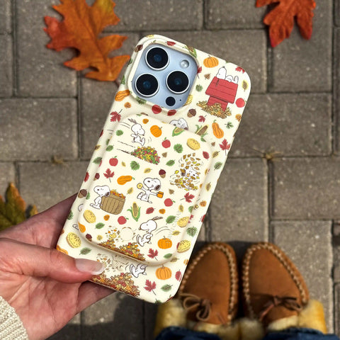 Snoopy Autumn Leaves Portable MagSafe Charger Power Pack